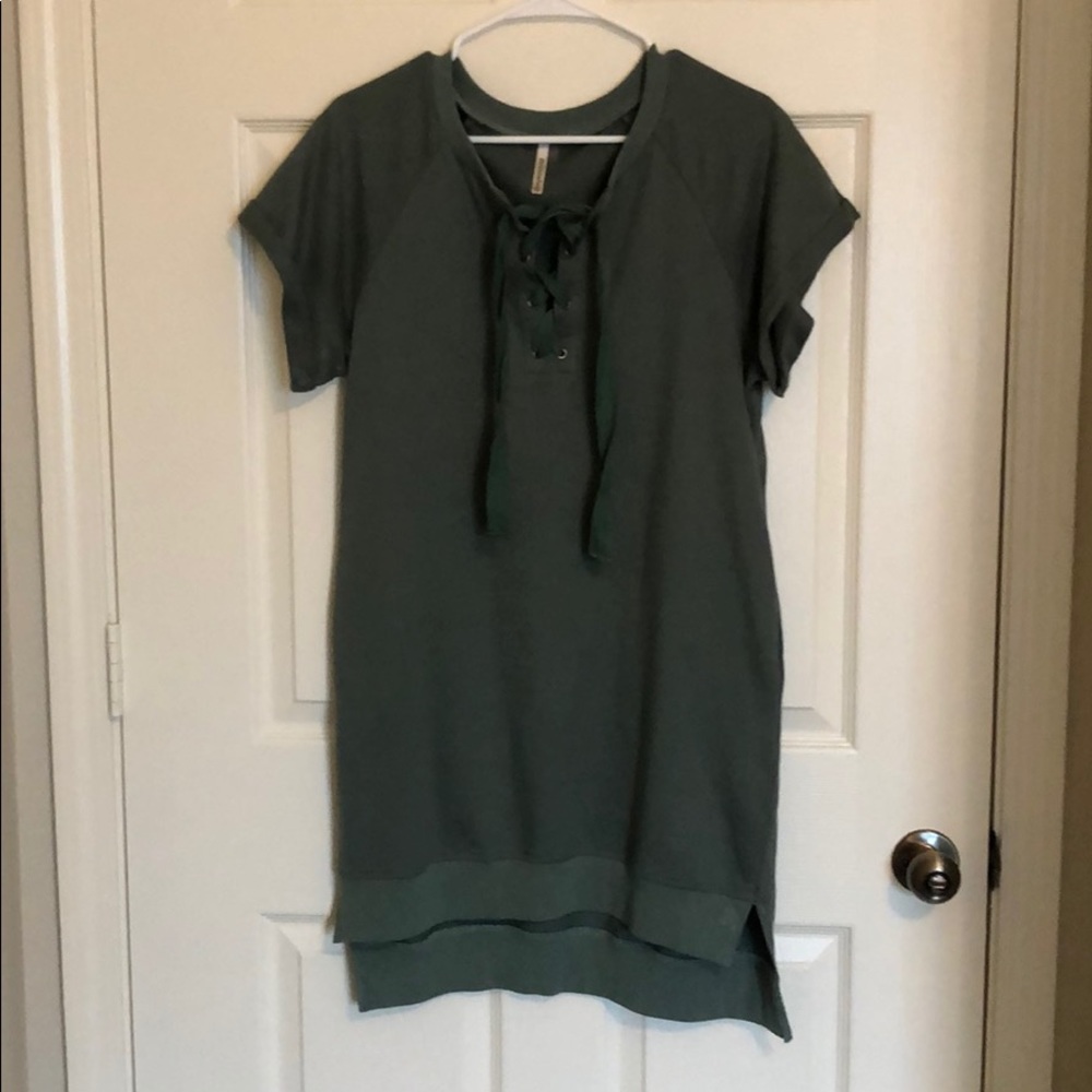 Green cotton dress with pockets.